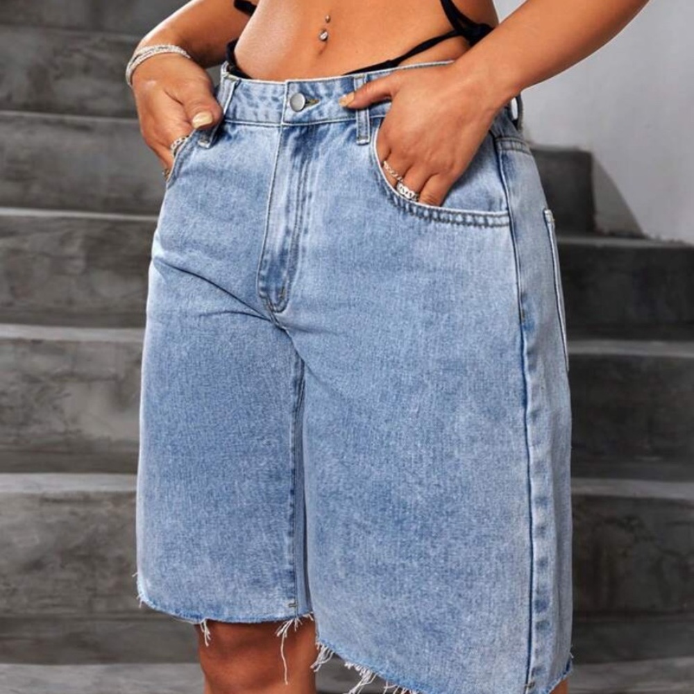 SHEIN Women’s Raw Hem Light Blue Denim Shorts (NEW- NEVER WORN) - NWT